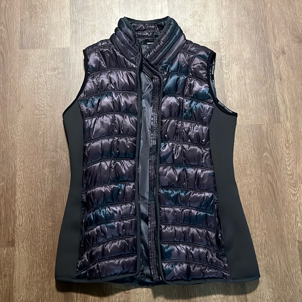 Micheal Kors Vest. Size medium
